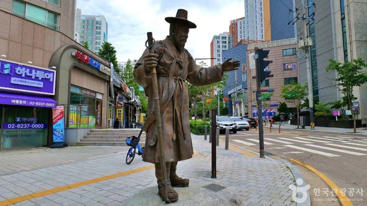 “5km만 가면 이런 미식 천국이?”… 가을마다 단풍과 어우러지는 서울 명소