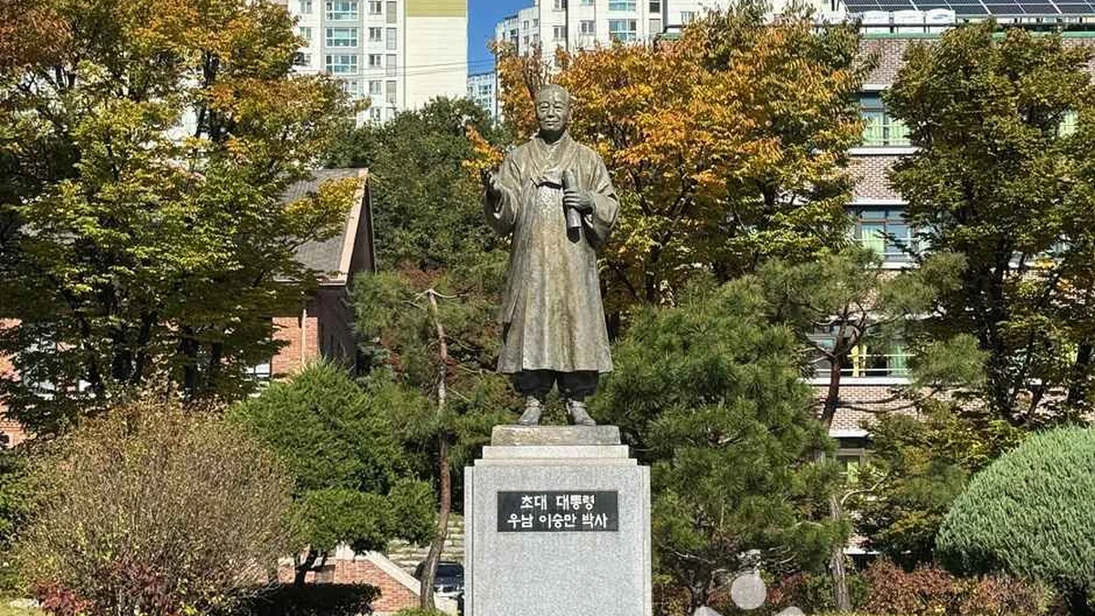 우남 이승만박사 동상