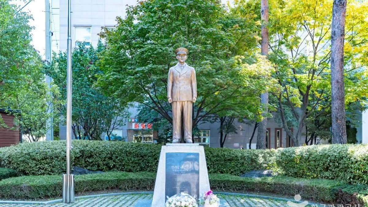 윌리엄해밀턴쇼 동상