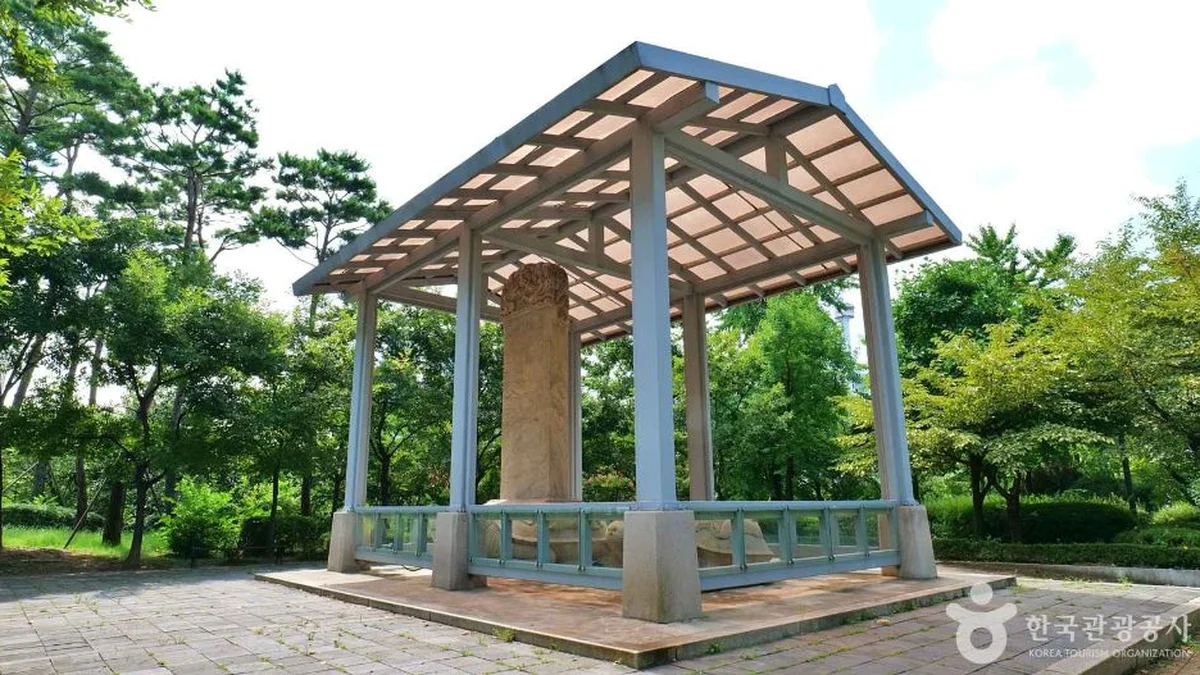 서울 삼전도비