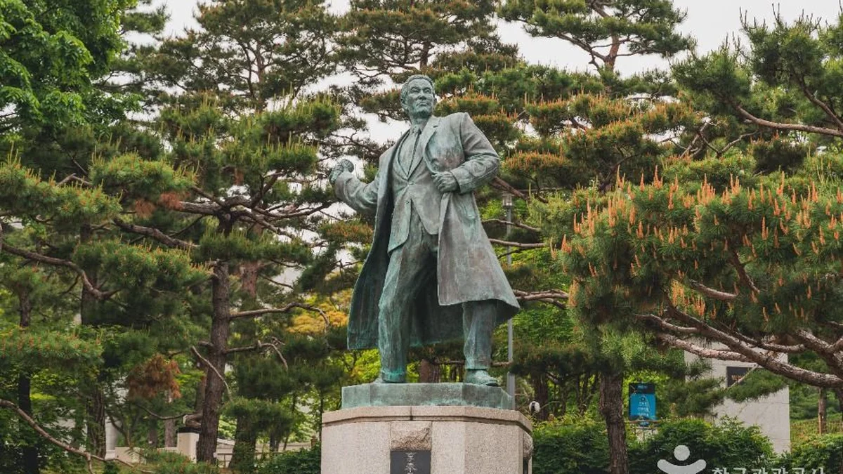 이봉창 의사 동상