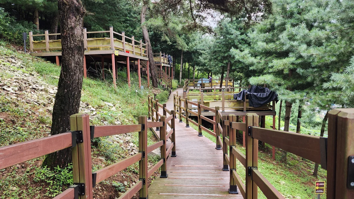 신암저수지 숲속야영장