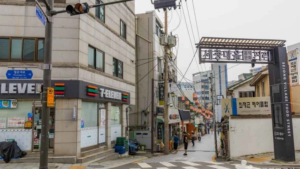 “여기가 바로 1km의 미식 여행이라니!”… 서울의 전통과 현대가 만나는 명소