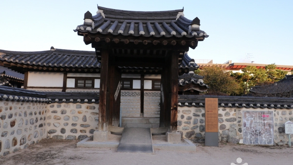 해풍부원군윤택영댁재실