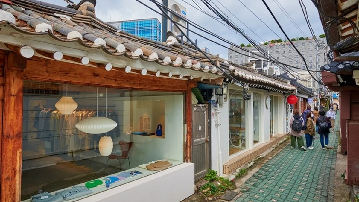 “익선동 한옥거리의 100년 전통이 눈앞에 있다고?”… 서울 도심 속 과거와 현재의 만남 여행지