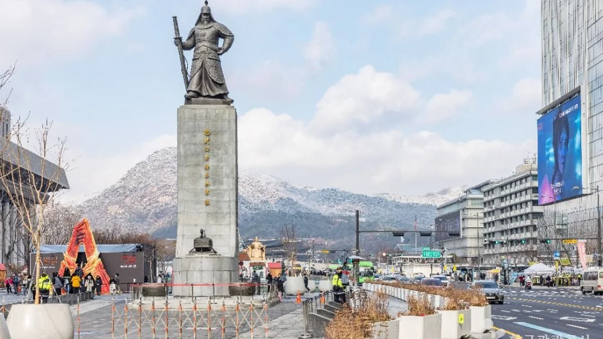 충무공 이순신 동상