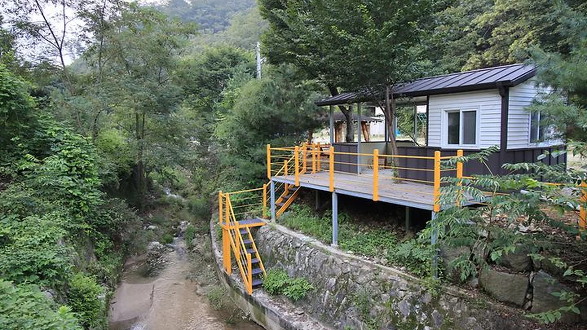 “계곡 물소리가 이렇게 맑을 줄이야…” 100m 이어지는 자연 속 힐링 여행지