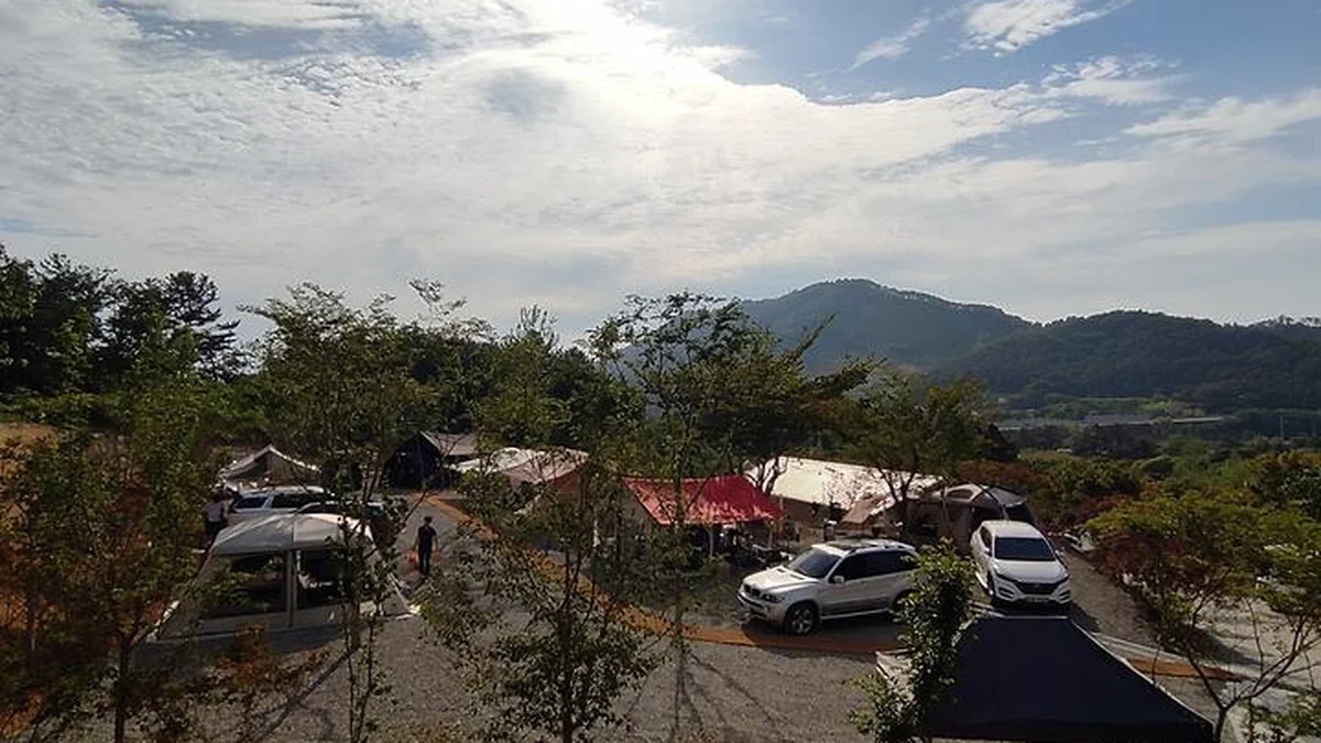 “가을 단풍이 물든 숲길 5km를 걷다니”… 변산반도 자연 그대로의 명소