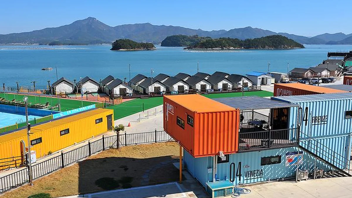 “5,000㎡가 전부 바다로 둘러싸여 있다니”… 푸른 물결 속 특별한 휴식 고성 여행지