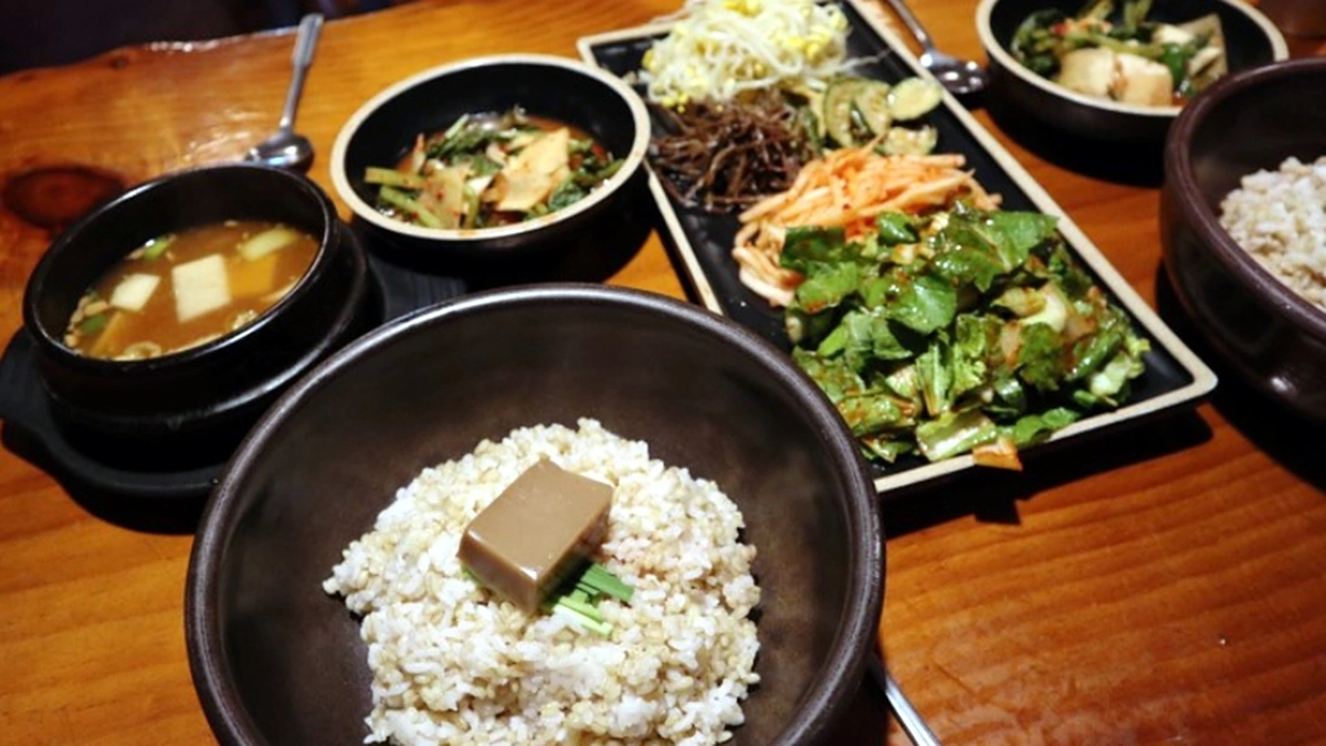 동촌 보리밥과 돈까스